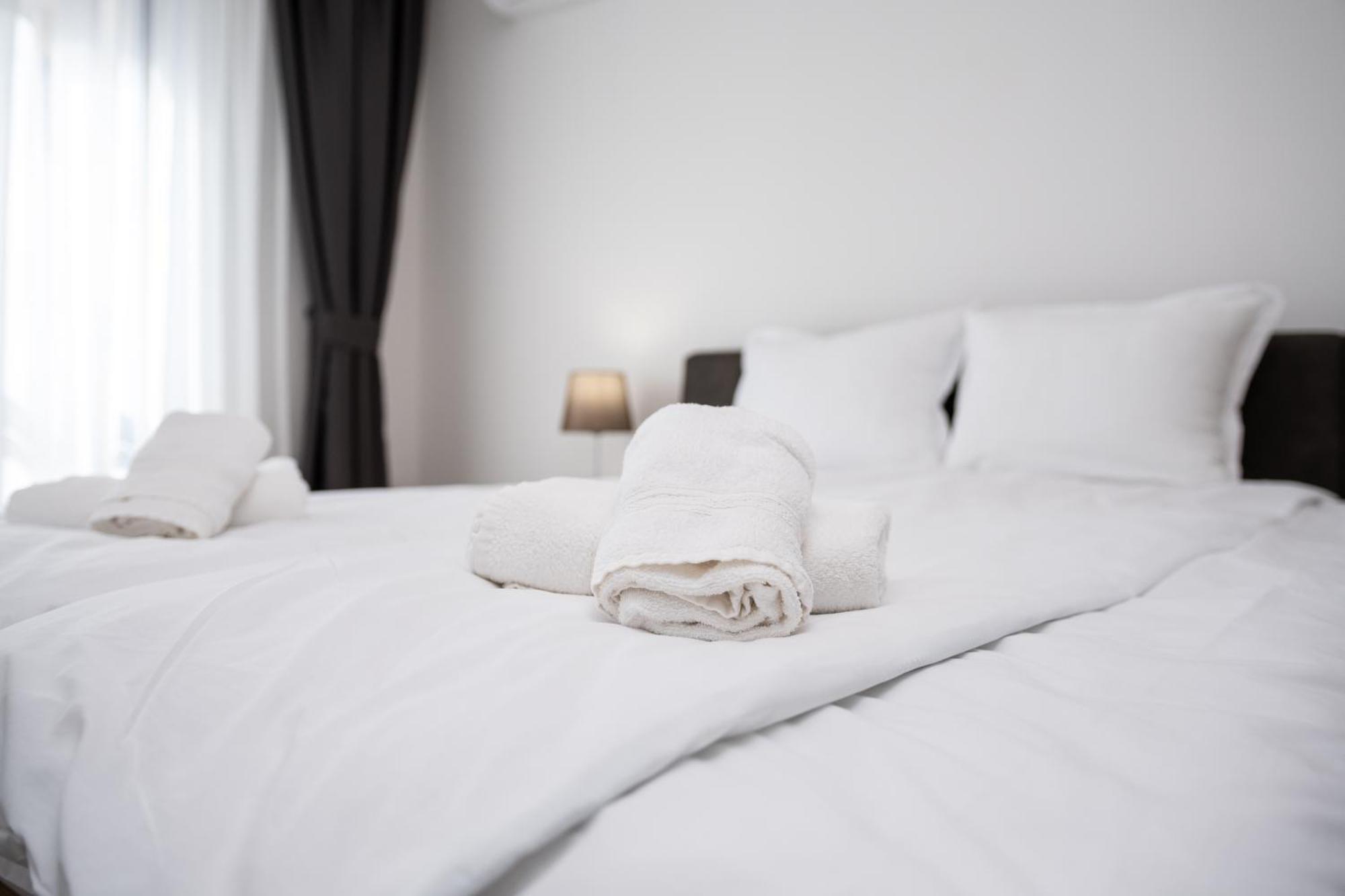Modern 1-Bedroom Apartments 플로브디프 외부 사진