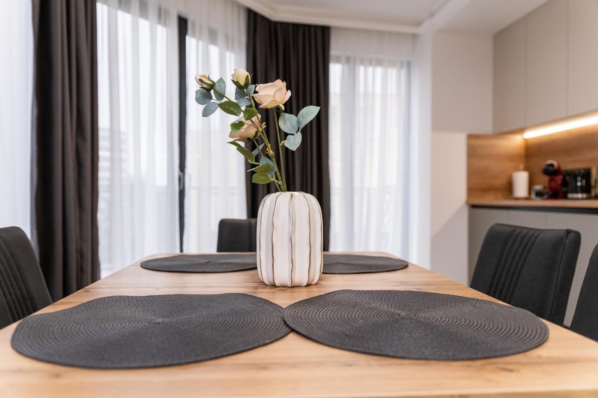 Modern 1-Bedroom Apartments 플로브디프 외부 사진
